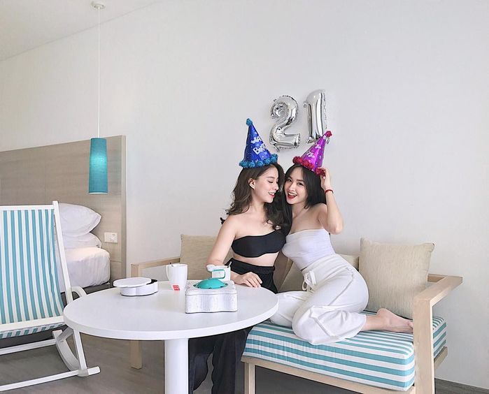 Những cặp bạn chứng minh: Gái đẹp chơi thân vẫn bền như thường