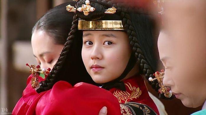 Ở tuổi 20 Kim So Hyun trưởng thành từ nhan sắc đến diễn xuất