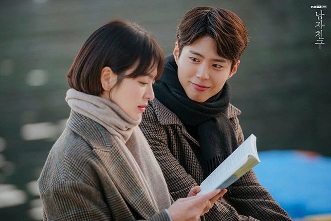 Song Joong Ki đưa phản hồi chính thức về việc Song Hye Kyo ngoại tình