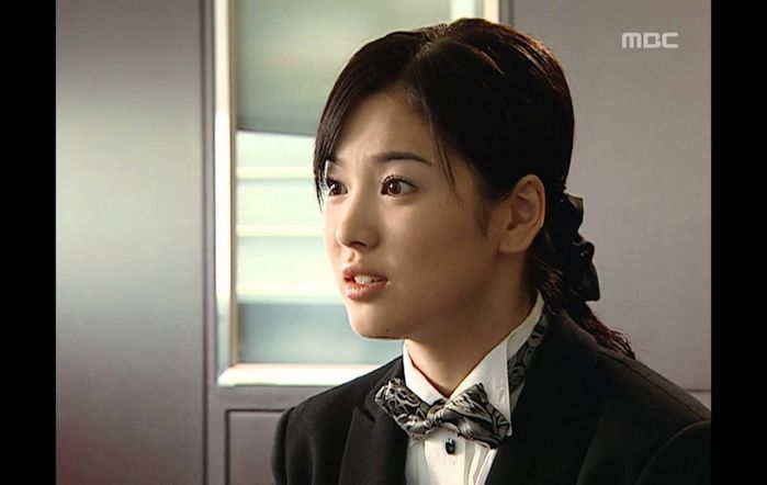 Nhan sắc của Song Hye Kyo: Qua bao thời gian, sóng gió vẫn xinh đẹp