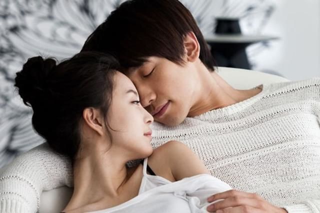 Phụ nữ ngoan thường ế, hư một chút lại khiến đàn ông si mê cả đời