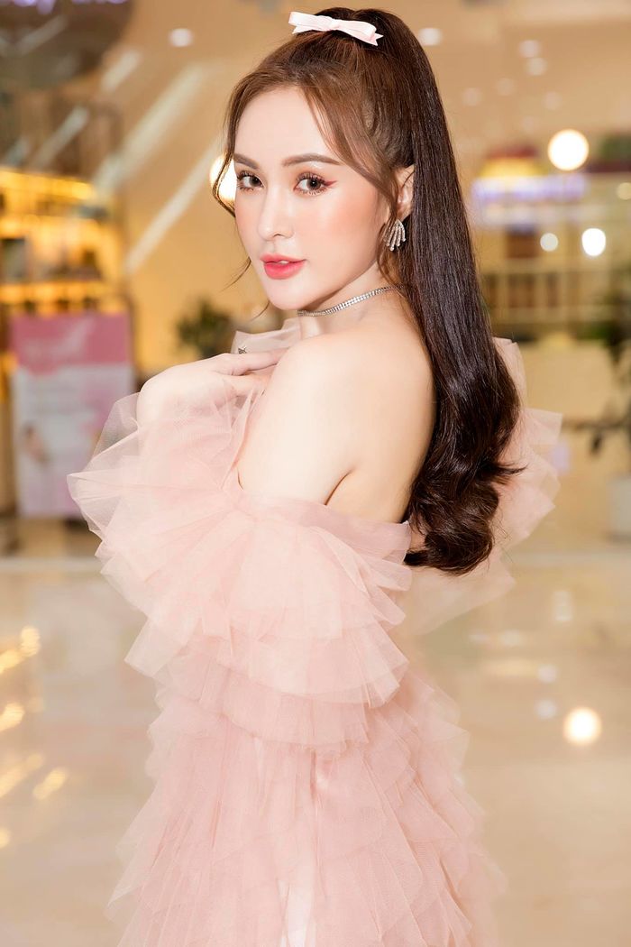 Sao Vbiz nghiện phẫu thuật thẩm mỹ