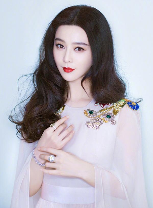 So độ giàu có của cặp Song - Song và Phạm Băng Băng - Lý Thần