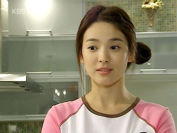 Song Hye Kyo - Phạm Băng Băng: Sinh một năm, chia tay một lúc và những