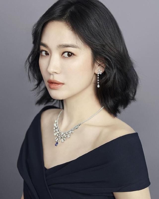 Song Joong Ki đệ đơn ly hôn, netizen Hàn đổ lỗi cho Song Hye Kyo?