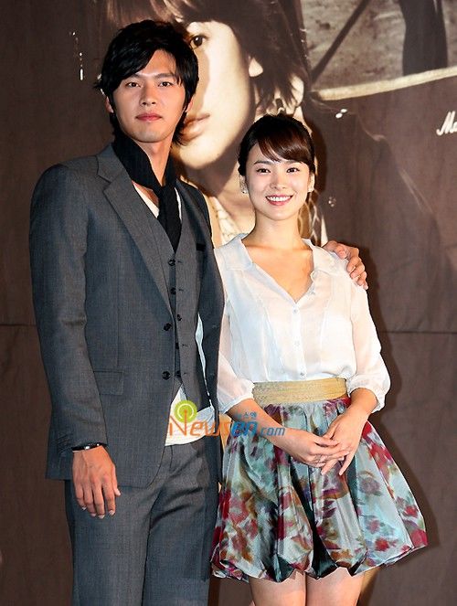 Song Joong Ki đệ đơn ly hôn, netizen Hàn đổ lỗi cho Song Hye Kyo?