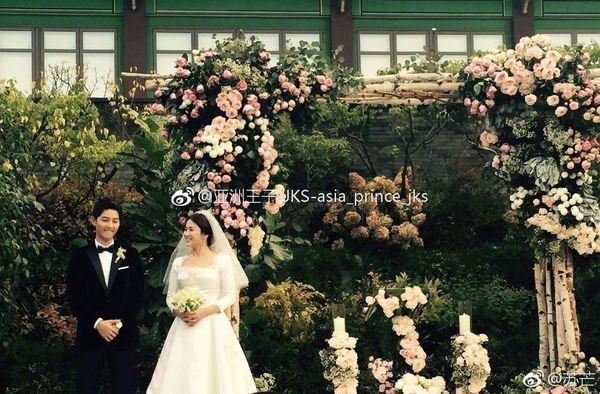 Song Joong Ki - Song Hye Kyo: Từ đám cưới cổ tích để chuỗi tin đồn ly
