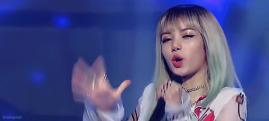 Sức hút từ nhan sắc của Lisa