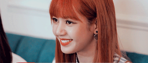 Sức hút từ nhan sắc của Lisa