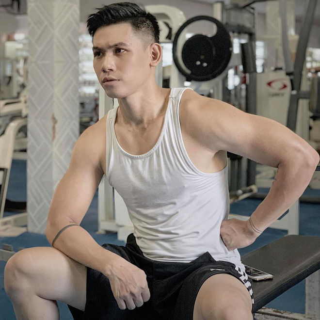 Thân hình vạm vỡ của dàn mỹ nam phòng gym cực phẩm Vbiz