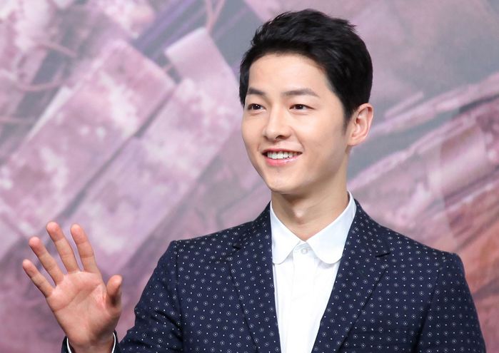 Thông báo ly hôn của Song Joong Ki bị CĐM chỉ trích