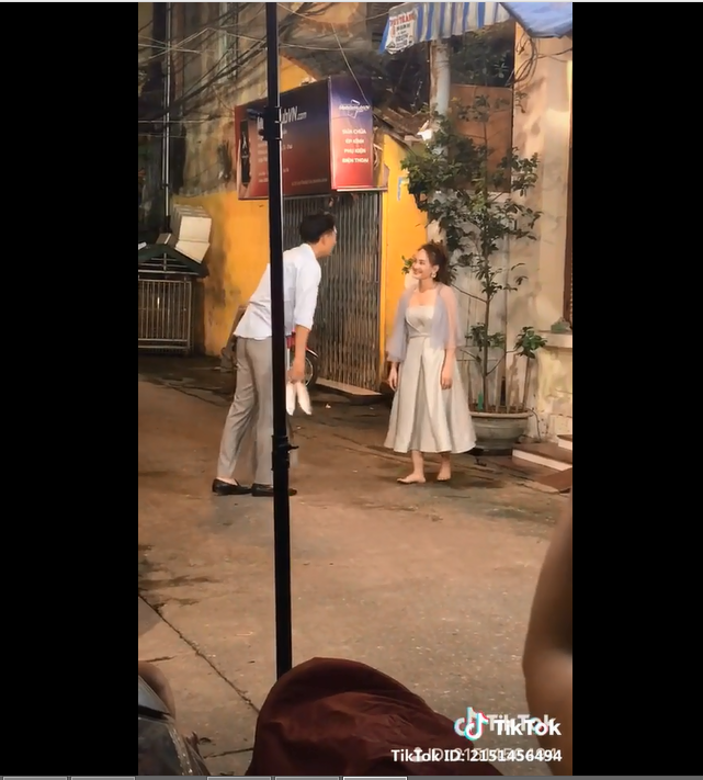 Thư - Về Nhà Đi Con đi chơi với trai lạ, Vũ chính thức bị ra rìa