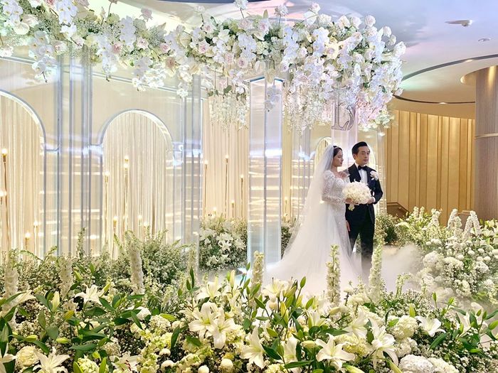 Tiệc cưới đẳng cấp, lung linh như cổ tích của nhạc sĩ Dương Khắc Linh