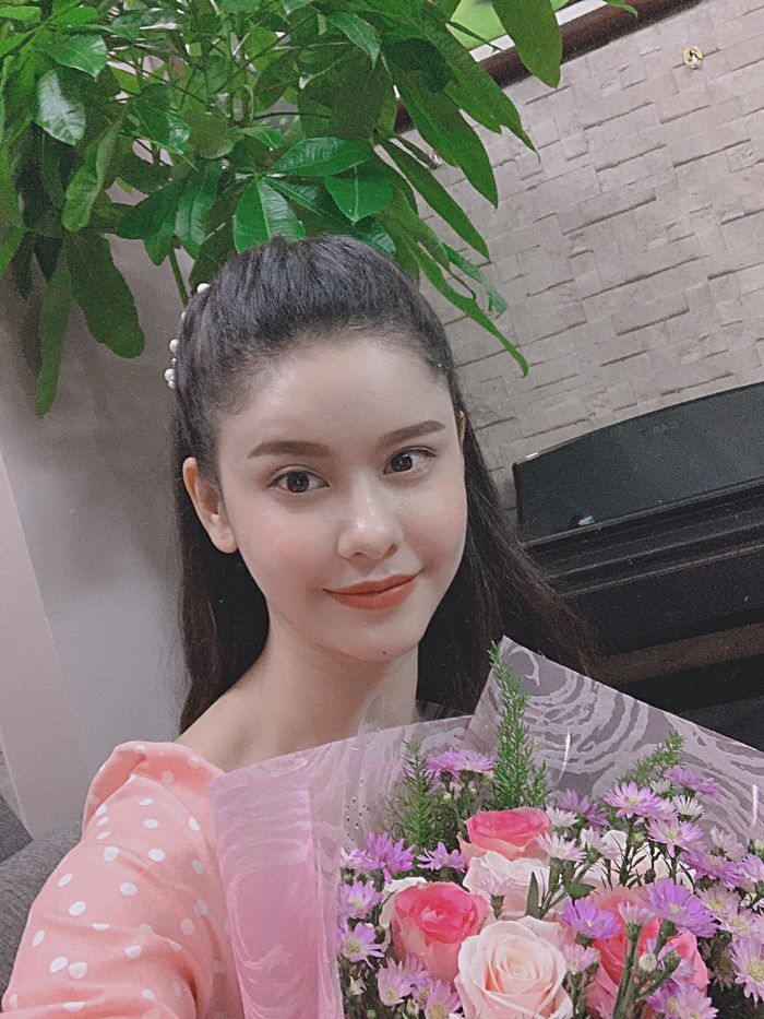 Trương Quỳnh Anh ngày càng đẹp ra trong khi chồng cũ lại gầy gò