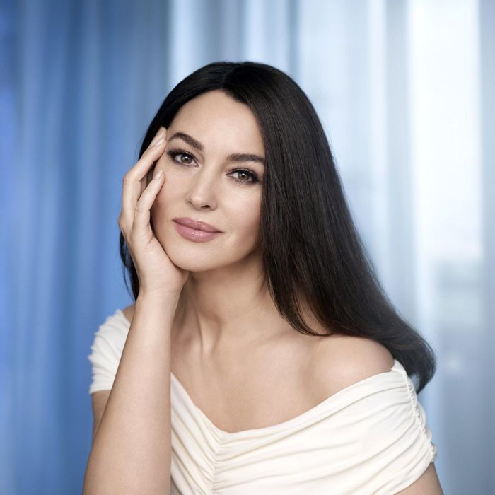 Vẻ đẹp thách thức thời gian của Monica Bellucci