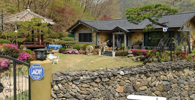Vừa mới ly hôn Song Hye Kyo đã bị gia đình chồng phũ phàng gỡ bỏ mọi