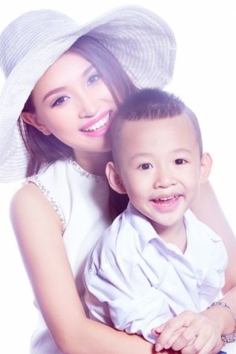 Xinh đẹp giỏi giang nhưng khổ vì tình - Vbiz không chỉ có Nhật Kim Anh