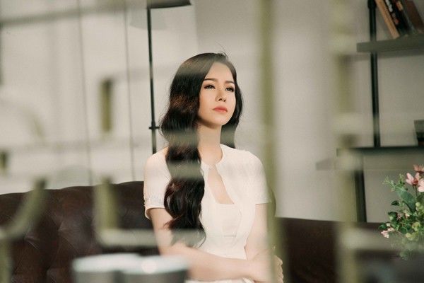 Xinh đẹp giỏi giang nhưng khổ vì tình - Vbiz không chỉ có Nhật Kim Anh