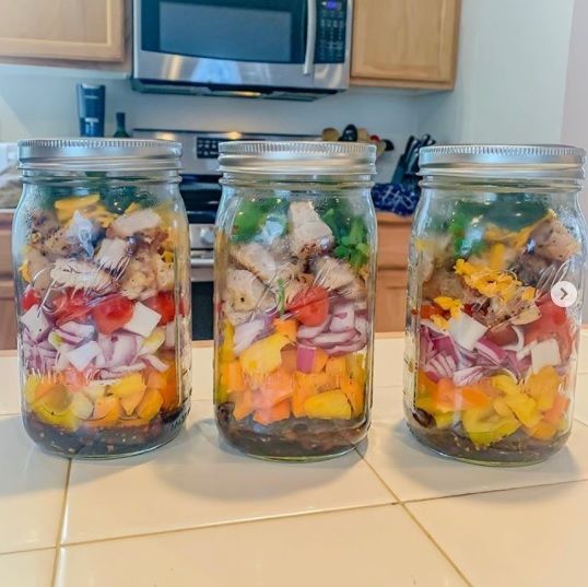 Đẹp mắt với các món salad đựng trong lọ thủy tinh