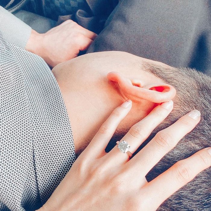 Nhẫn cầu hôn của người đẹp Việt khiên fan ganh tị