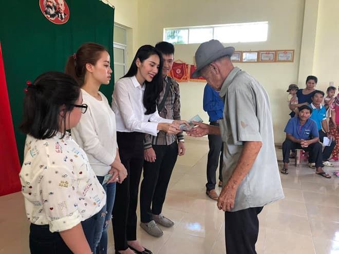 Thủy Tiên chia sẻ về cuộc sống đại gia nhưng cho rằng nên biết đủ