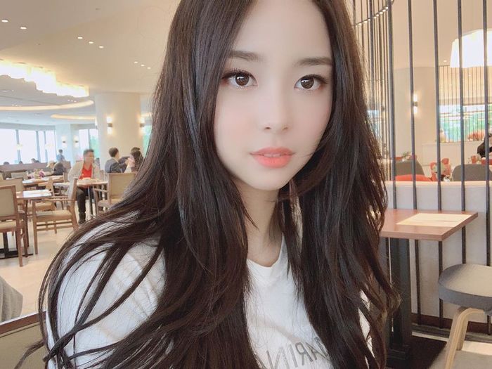 Vẻ đẹp tự nhiên của Kim Seo Yeon - Tân hoa hậu Hàn Quốc