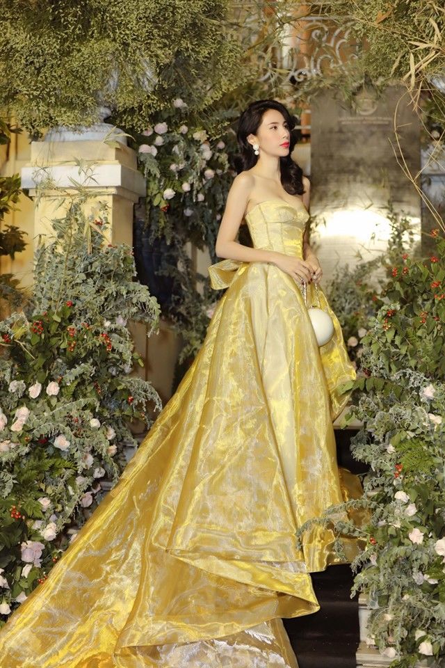 Phong cách sao Việt: Thúy Ngân và Quốc Trường sánh đôi tinh tế