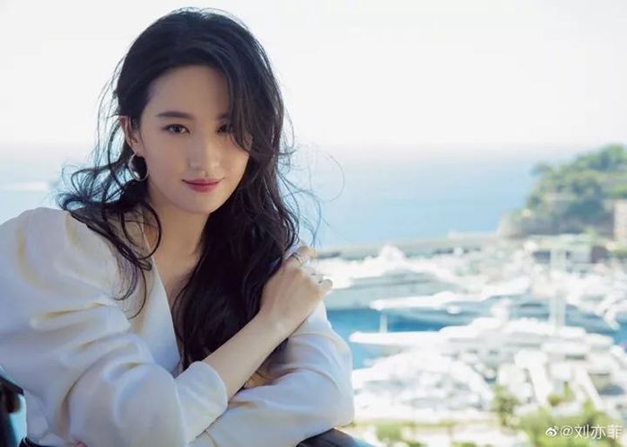 Mulan Lưu Diệc Phi với khí chất, nhan sắc đỉnh cao tại sự kiện