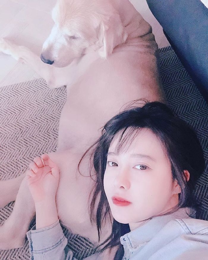 Vẻ ngoài không tuổi của vợ chồng Goo Hye Sun gây sốt