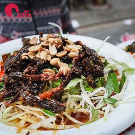 Chiếc xe gỏi khô bò và chuyện tình yêu của đôi vợ chồng già ở Sài Gòn
