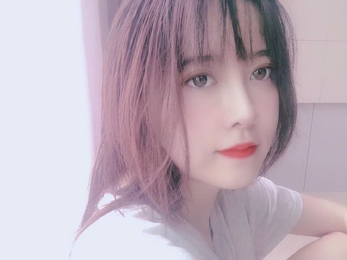 Vẻ ngoài không tuổi của vợ chồng Goo Hye Sun gây sốt
