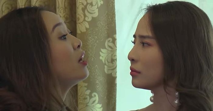 Hình ảnh bị cắt khỏi đoạn Linh chửi Nhã té tát trong phim
