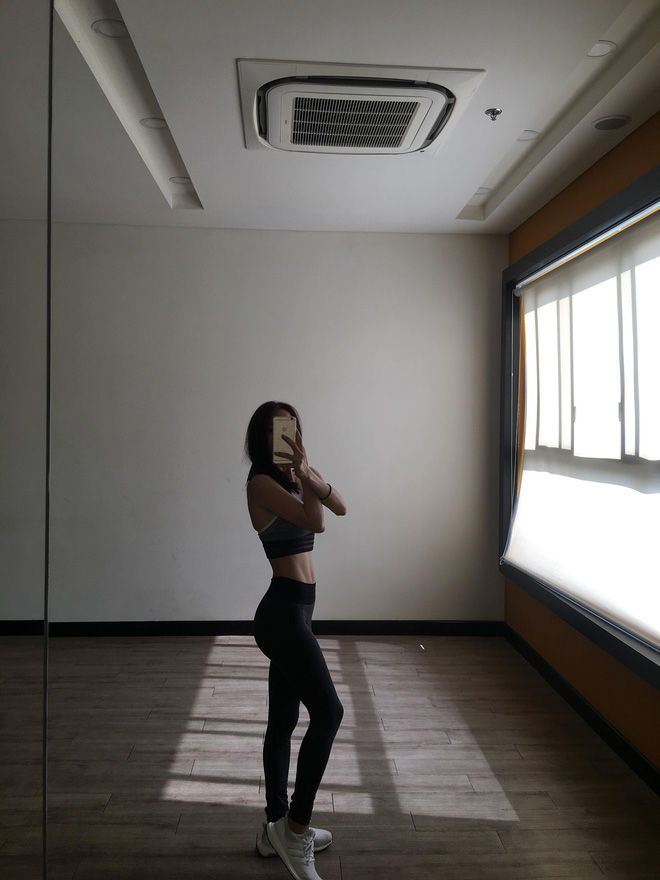 Nhã Phương lại mình hạc xương mai, Minh Hằng đeo nhẫn ẩn ý sắp cưới
