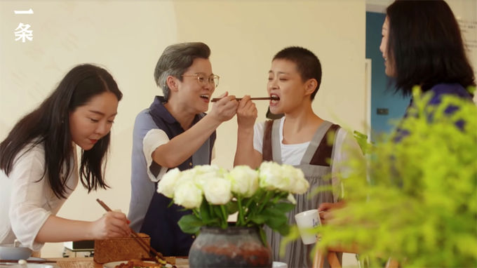 7 cô nàng bạn thân dự định sống chung cùng nhau khi 60 tuổi