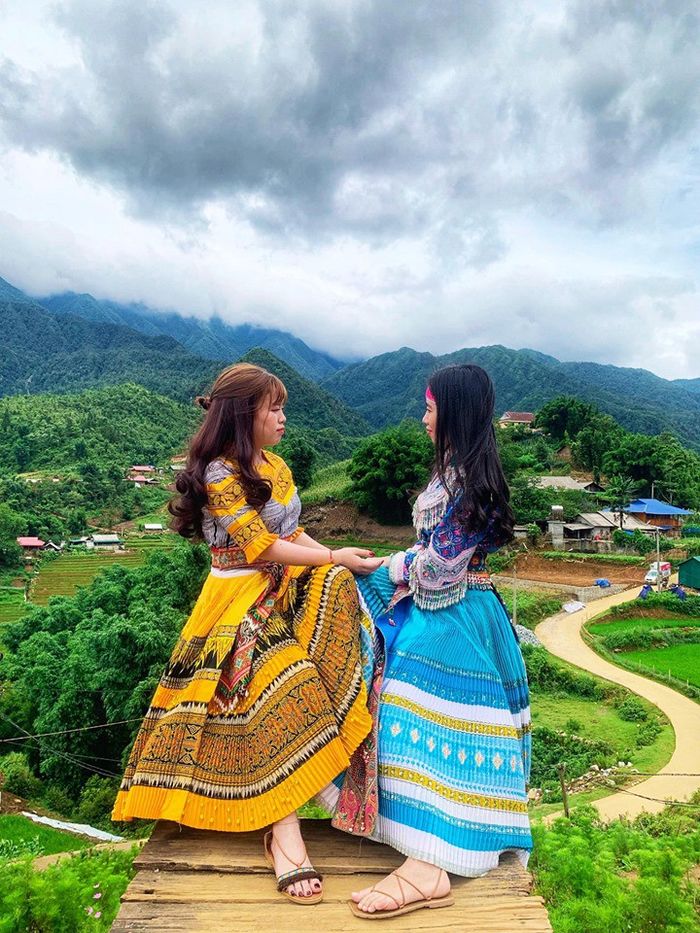 Ai cũng cần có 1 đứa bạn thân để cùng đi du lịch và chụp hình sống ảo