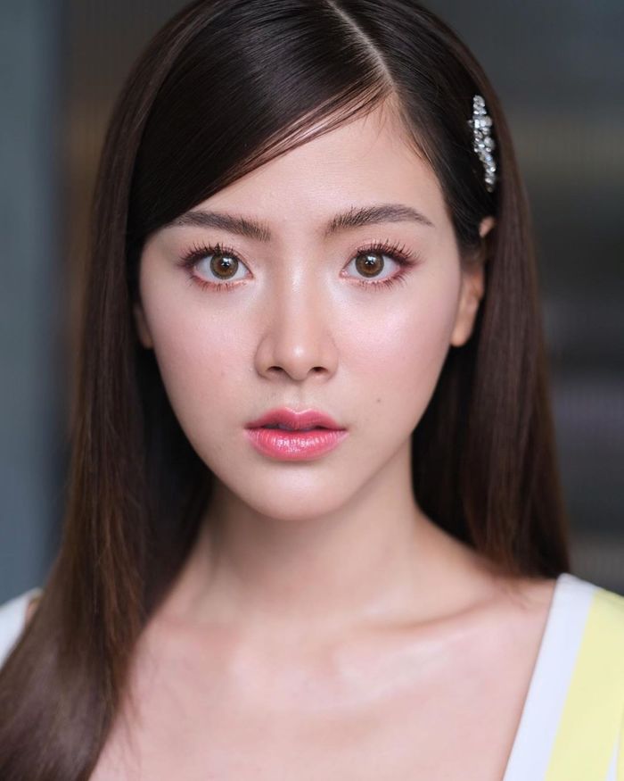 Ảnh từ tấm bé đã xuất sắc đập tan tin đồn dao kéo của Baifern
