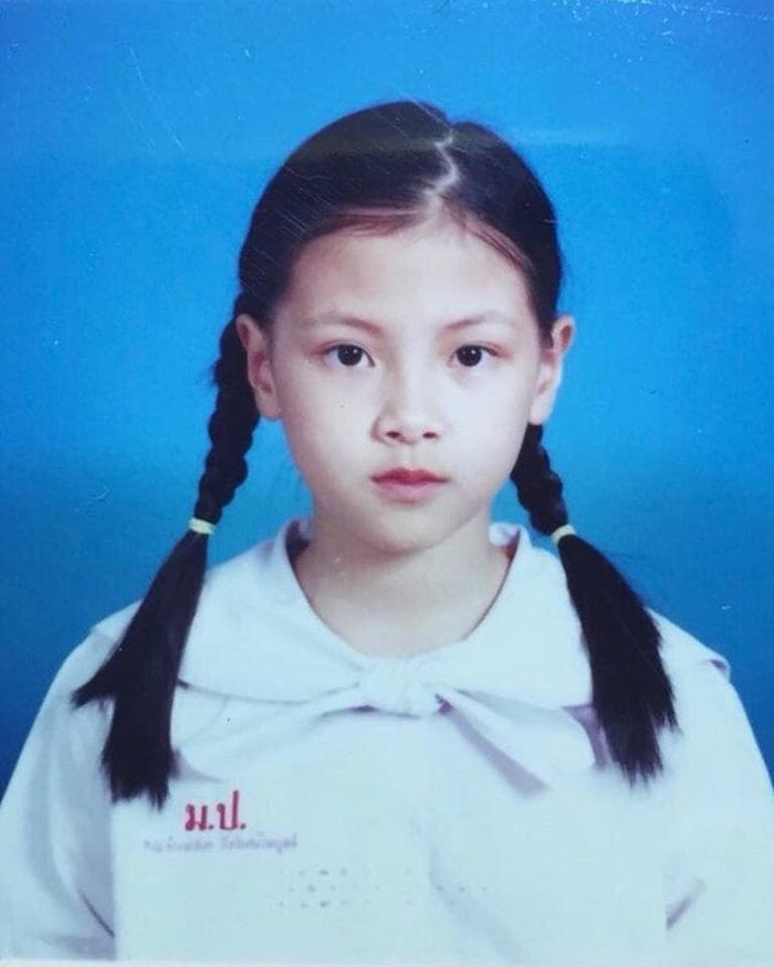 Ảnh từ tấm bé đã xuất sắc đập tan tin đồn dao kéo của Baifern