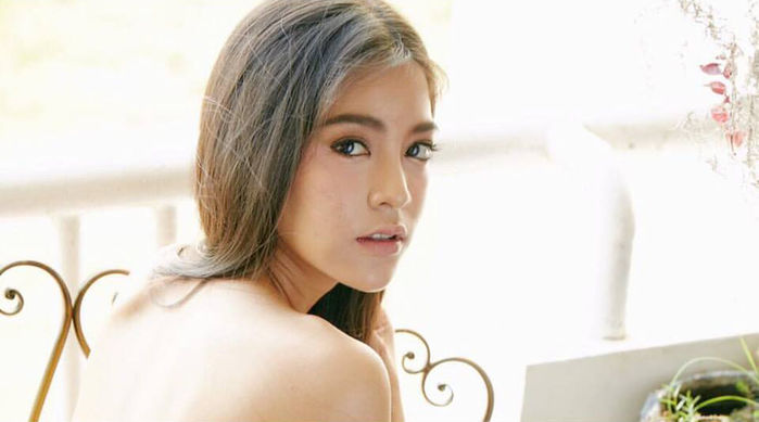 Apinya Sakuljaroensuk làm lễ cưới cùng bạn trai kén 3 tuổi