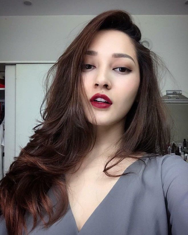 Bảo Anh - Hồ Quang Hiếu tiếp tục bị phát hiện diện giày đôi đi du lịch