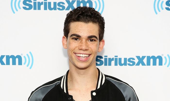 Carlos của Descendants - Cameron Boyce qua đời ở tuổi 20