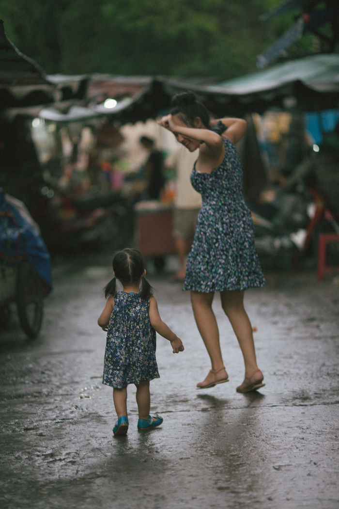 Tôi bật khóc khi nghe con nói: “Mẹ ơi, mẹ nhớ đón con sớm nhé!”