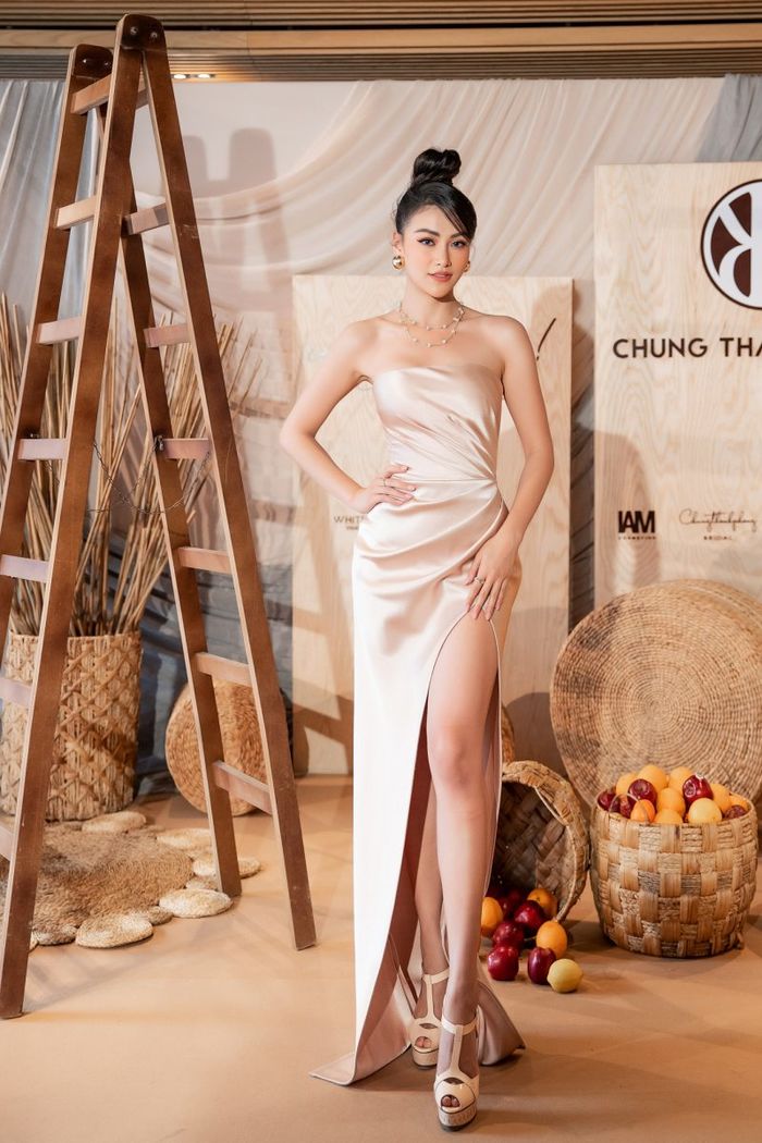 Phong cách sao Việt: Thúy Ngân và Quốc Trường sánh đôi tinh tế