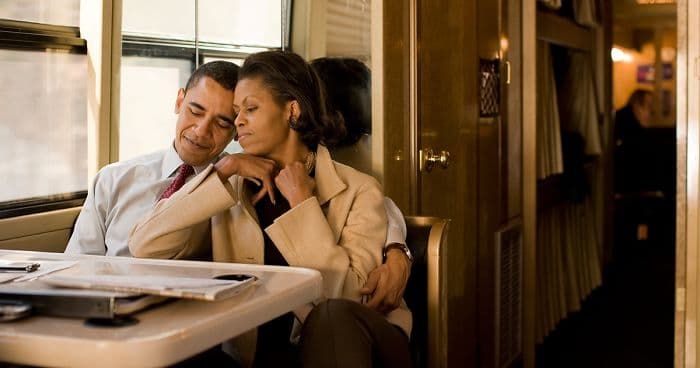 Chuyện tình giữa cựu Tổng thống Mỹ Barack Obama và phu nhân Michelle