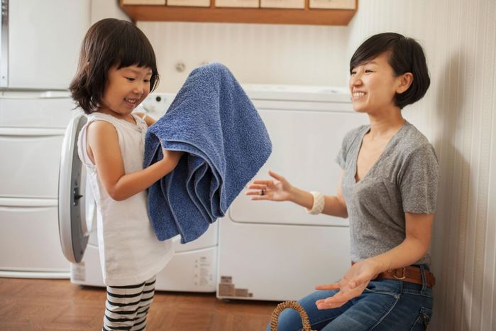 Cô con gái 22 tuổi Mẹ nhập viện thì ai nấu cơm?