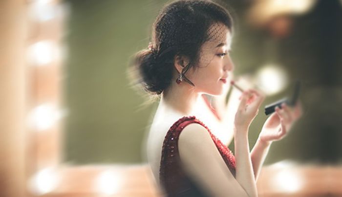 Cô gái bị bạn trai bỏ lại bơ vơ giữa nhà hàng với hóa đơn 2 triệu