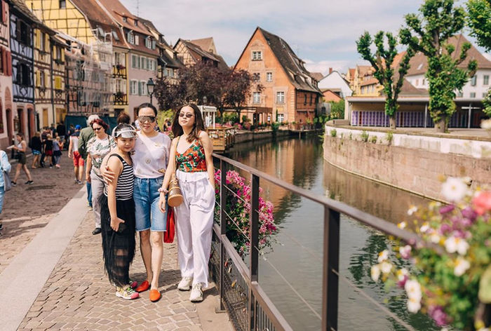 Công chúa lớn nhà Phượng Chanel: Mới 16 tuổi đã dát toàn hàng hiệu