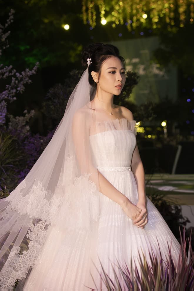 Đám cưới chưa từng có tiền lệ của Cường Đô La - Đàm Thu Trang