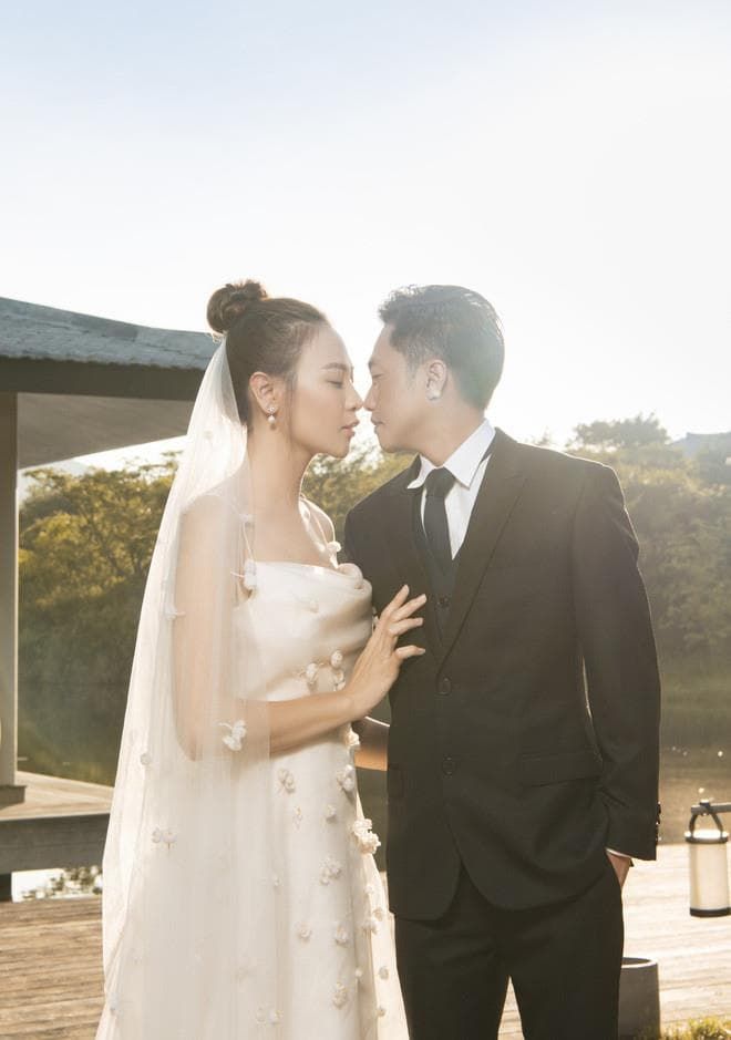 Đám cưới chưa từng có tiền lệ của Cường Đô La - Đàm Thu Trang