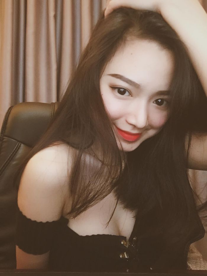 Dàn hot girl thế hệ sở hữu combo mặt xinh - ngực khủng