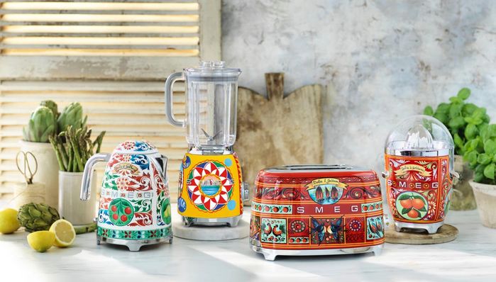 Đẳng cấp như con nhà giàu: đũa cũng phải xài của Versace